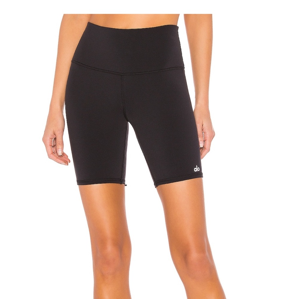 ALO Yoga Women's Black High-Waist Shorts 7”